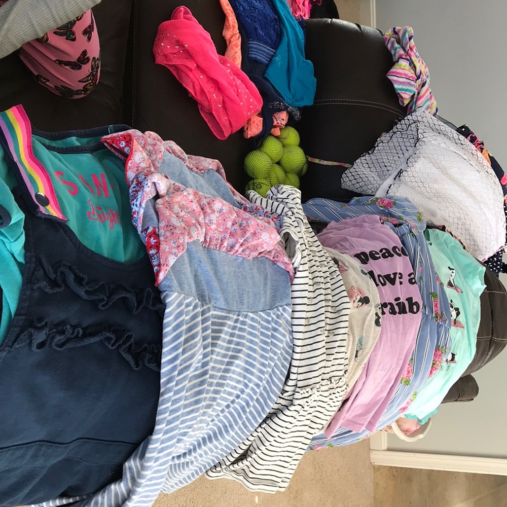 Youth girls short sleeve tops lot - size 8